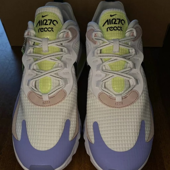 Nike Air Max 270 React Women’s Sneakers CU4768-100 - Picture 3 of 5